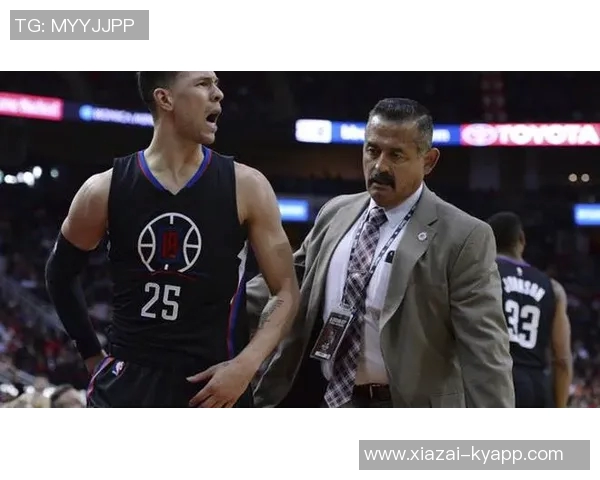 小里弗斯直言快船表现下滑认为父亲离开后球队逐渐走向低谷 小里弗斯直言快船表现下滑认为父亲离开后球队逐渐走向低谷